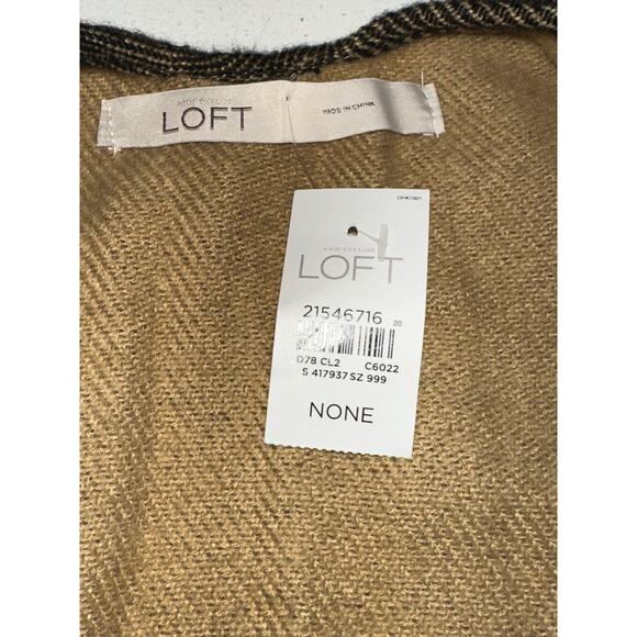 Ann Taylor Loft Kimono Shawl Fringe Color Block One Size NWT
Fall Winter Neutral - Picture 3 of 6